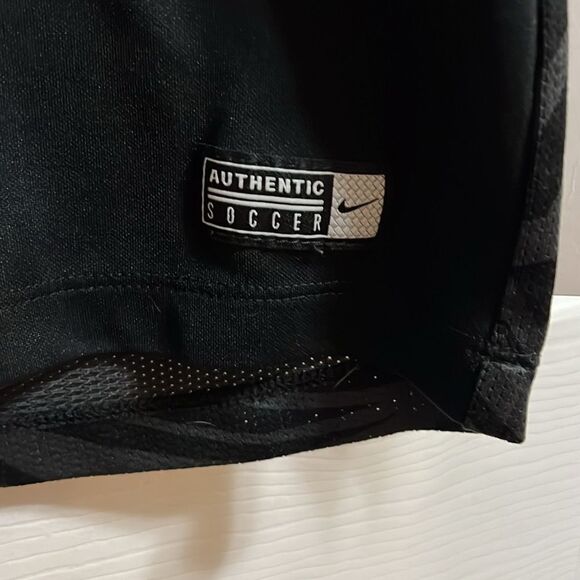 Nike youth boys Authentic Soccer size large Dri-fit black polyester shirt. - Picture 2 of 6